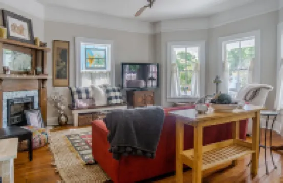 Charming Historic Empie-Possion Cottage