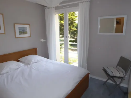 3 room apartment with direct access to Bonne Source beach