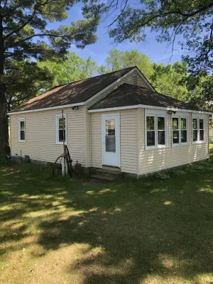 Steps from the Sand: Idyllic Beachfront Rental in Door County