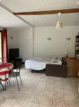 Gites between Fontainebleau forest, along the river with tennis & pool access