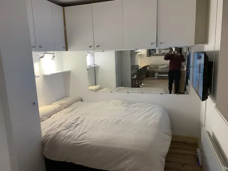 South facing, ski in ski out, apartment for 6 to 8 people