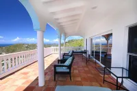 Villa Francisca – Stylishly Remodeled 3-Bedroom Executive Villa with Ocean Views
