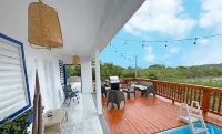 Beach House with Pool in Playa Santa - Casa Perla Hotels in Montalva