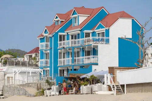 Magnificent Waterfront Apartment