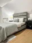 *Charming beautiful house* 7mn to downtown Ottawa Fleuriste Au Bouquet附近的飯店