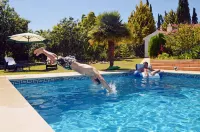 Villa Lagos Algarve for families & friends, 6 bedrooms, 7 bathrooms, pool, BBQ - Villas