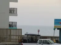 Location Location Location! Classic Beach Cottage less than 1-min walk to beach!