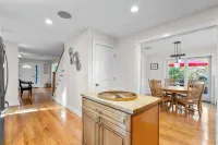 Beautiful Custom Home In Oak Bluffs