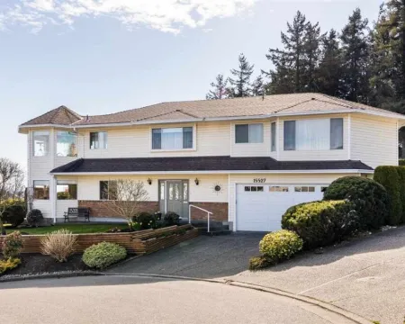 Ocean View & Mount Baker 5 min from the beach! Canada longest pier, restaurant โรงแรมในไวท์ร็อค