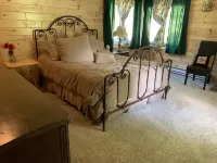 Lake Front Cottage on the north shore of Lake Charlevoix