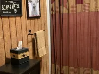 The Craft House - Cutest little Cabin you ever did see!!! Hotels in Fairfield County