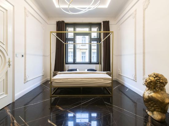 Antique Glam Apartment - looking for luxury, glamour, exuberance in the Old Town