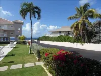 Oceanfront Diver's paradise! First Floor Ocean Front Condo. Great Location!