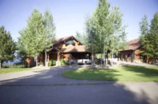 Private Luxury on 8acers with Amazing views and Spacious Accommodations