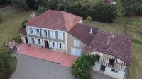 Maison Ancienne de Campagne Avec Piscine Hotels in Laujuzan