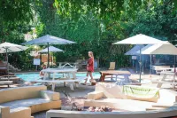 Shoestrings Backpackers Lodge Vic Falls - Pools