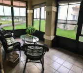 Beautiful Miami Lakehouse For Families  RH 3 Beds/2 Baths/Sleeps 4