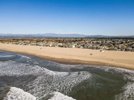 STUNNING! Ocean Views!! Lux Remodeled Modern Beach House. +PELETON .