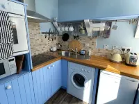 Elie Residence Studio Apartment, perfect for 2! Ground-floor. Hotels in Leven