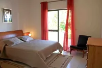 Large private villa, saltwater pool, great holiday in the Algarve
