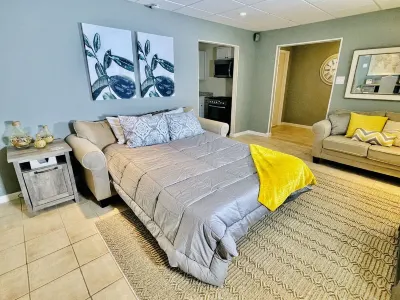 Enjoy spacious apartment near DWTN Knoxville - 15 min Hotels near West End Church of Christ
