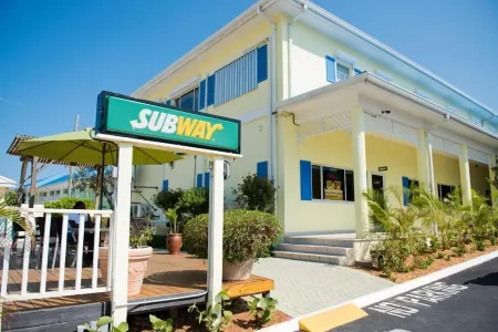 SUMMER DISCOUNTED! Beachfront Oasis/Steps to Beach/Beautiful Views!