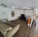 1 bedroom sleeps 4 in town with a country feel.