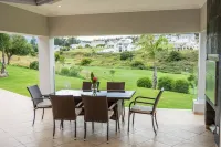 Modern house, solar-heated pool & stunning views, at Kingswood Golf Resort