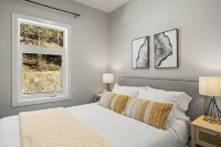 Stunning Mountain View Townhouse, Accommodates 6
