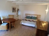 Studio with breathtaking views, nearby hiking and swimming trails