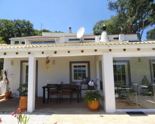 In Portugal, Algarve, large villa in Monchique, swimming pool, sauna, Jacuzzi Hotels in Monchique
