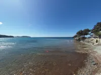 40m² T2 apartment with terrace, swimming pool, air conditioning and secure private parking