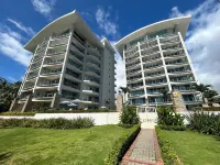 Luxury Beachfront Condo 3bd/3.5ba in the Heart of Jacó