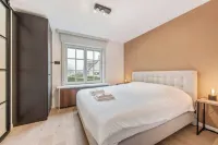Villa Amelie -- Modern Villa @ the Beach w. Garden - Wifi