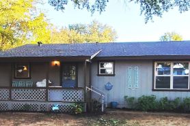 Cozy Lakefront Getaway at Lake Palestine