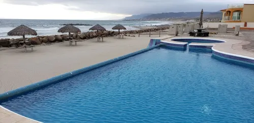 Seaside Salina ~ Beachfront Paradise!!!  (It's just nicer