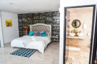 The Glass House Arenal Rentals