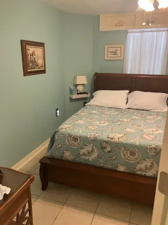 No Rat Race here at the Royal Flush.