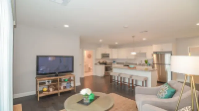 Beautiful new apartment 2bed/2bath Waltham