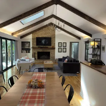 Ivy Kirk Cottage in the Village of Pinehurst