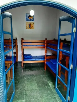 Paradisiac House in Barra do Una, in front of the beach, with access to boats. Hotel a Barra do Una