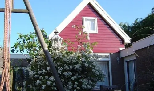 Spacious beach house with its own garden 2 minutes' walk from the sea - de playa