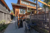 Private apartment in the quiet community of North Vancouver Lynn Valley
