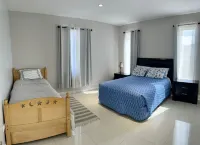 Gated community 5 bedrooms 5 bath