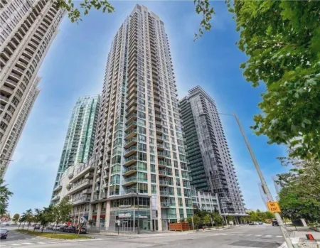 Chic Downtown Mississauga Condo | 5 Min Walk to Square One!