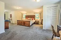 Londonderry Retreat ~ 3 Mi to Lowell Lake! - Homestays