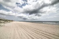Oceanfront Carolina Beach Condo w/ Pool & Views! - Wifi