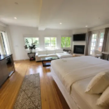 Stone House Inn Hotels in Little Compton