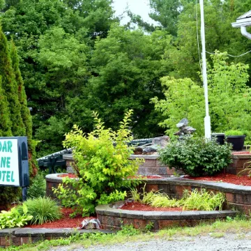 Cedar Lane Motel