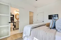 Modern and Chic Gulfport Escape Walk to Beach! - Beach